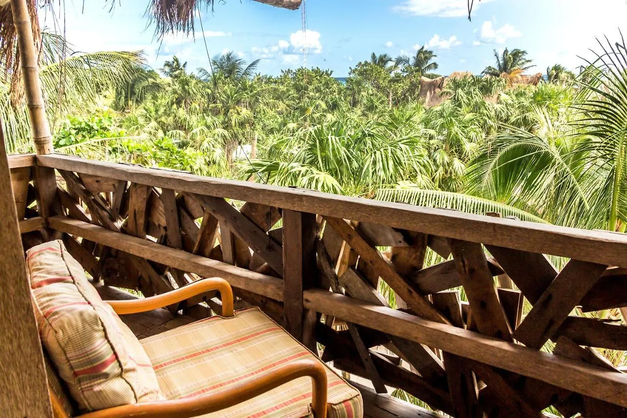 Bambu Gran Palas Hostal Party Tulum