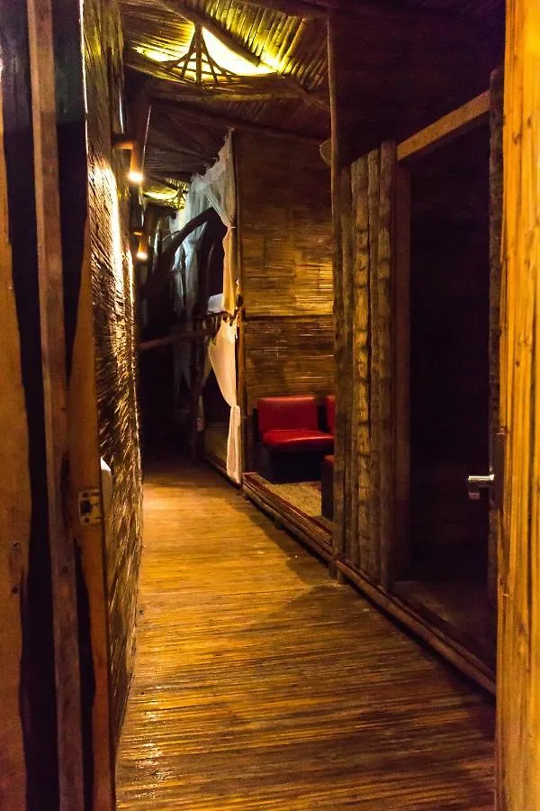 Bambu Gran Palas Hostal Party 0*, Tulum