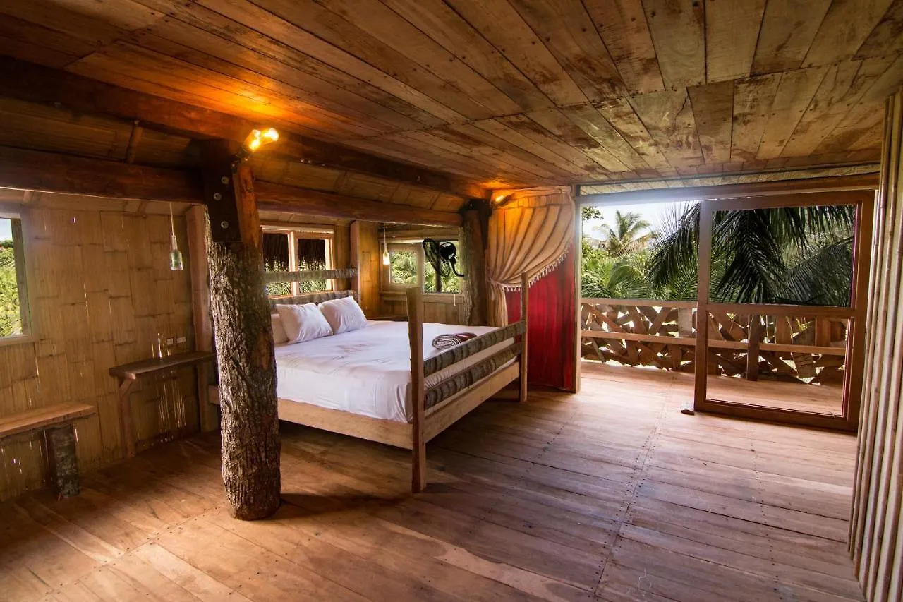 Bambu Gran Palas Hostal Party Hostel